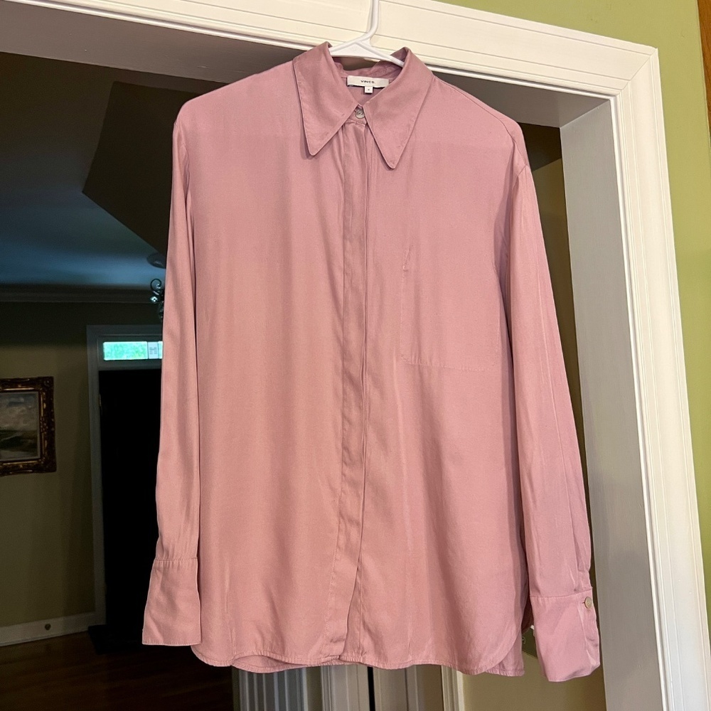 EUC Women's Vince Relaxed Long Sleeve Silk Blend Button Up Blouse Lilac MEDIUM - Picture 3 of 6